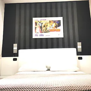 Cinema House 2 Bed and breakfast